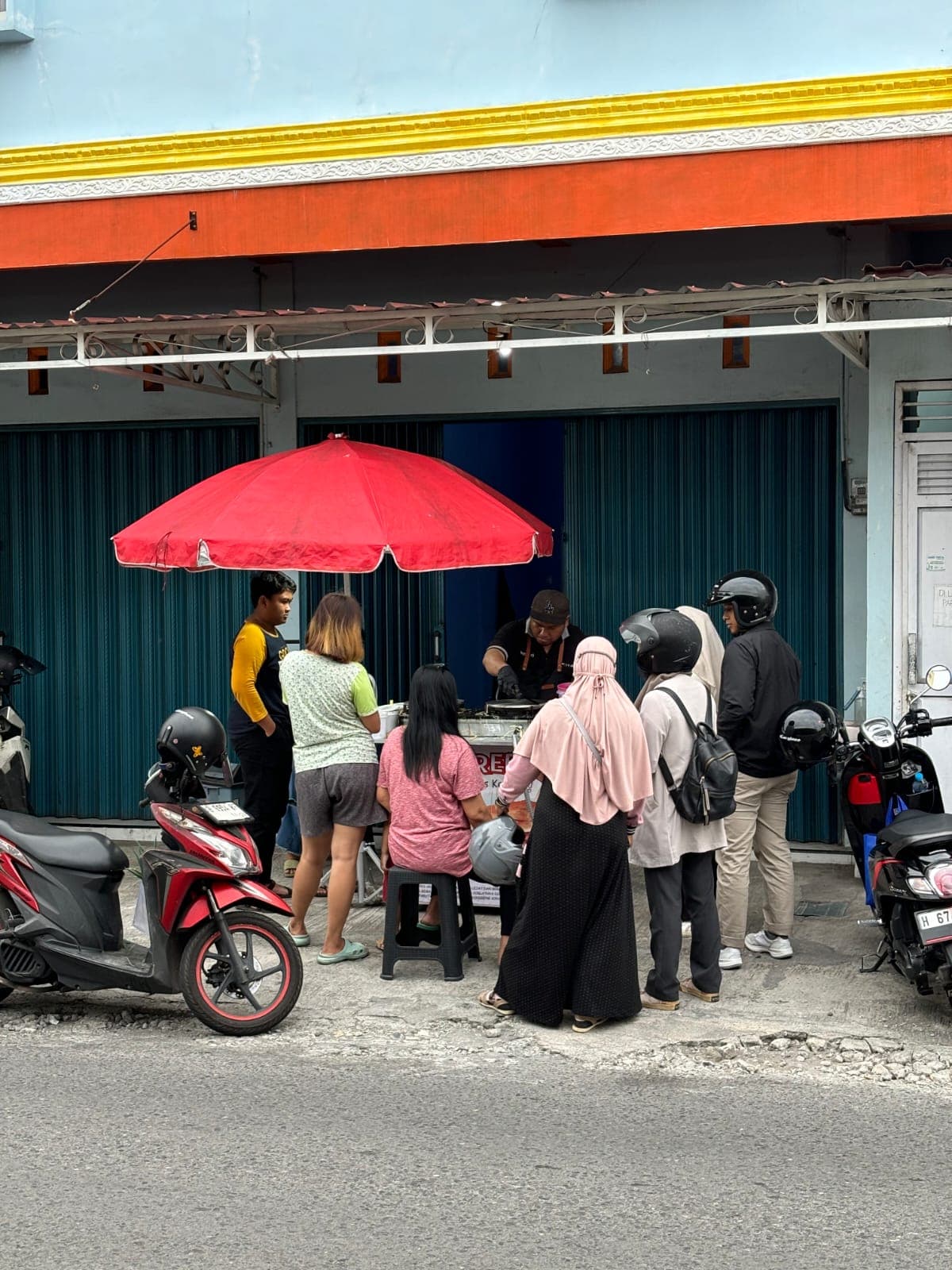 Suasana salah satu cabang Box Crepes di siang hari